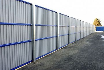Забор из профнастила для промышленных объектов